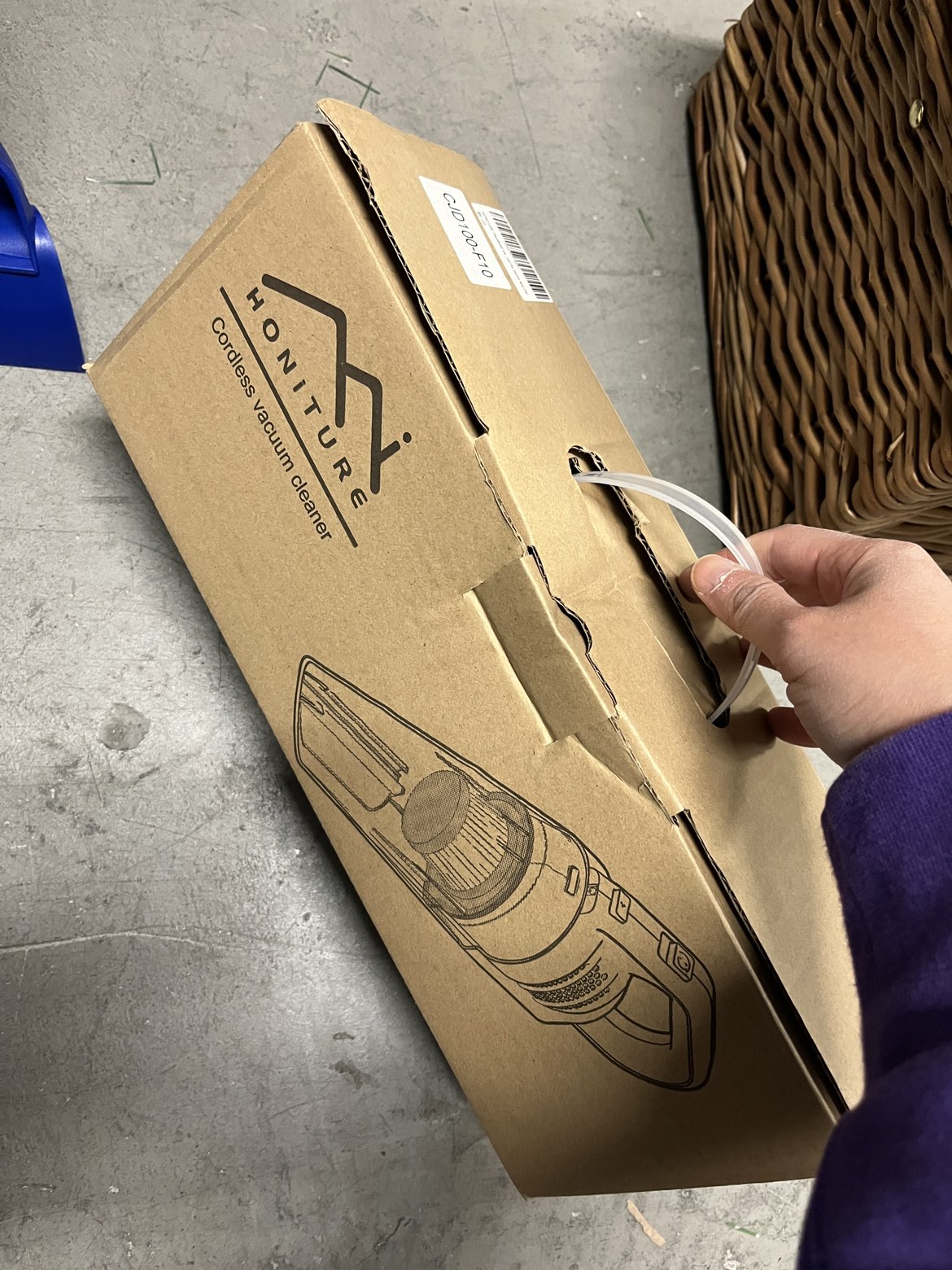 Handheld car vacuum 9000Pa thumbnail