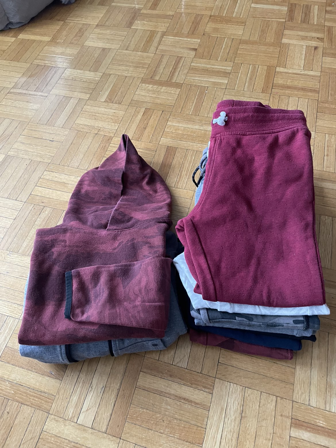 Lot of boys sweats/activewear size 6-7 image indicator(2)