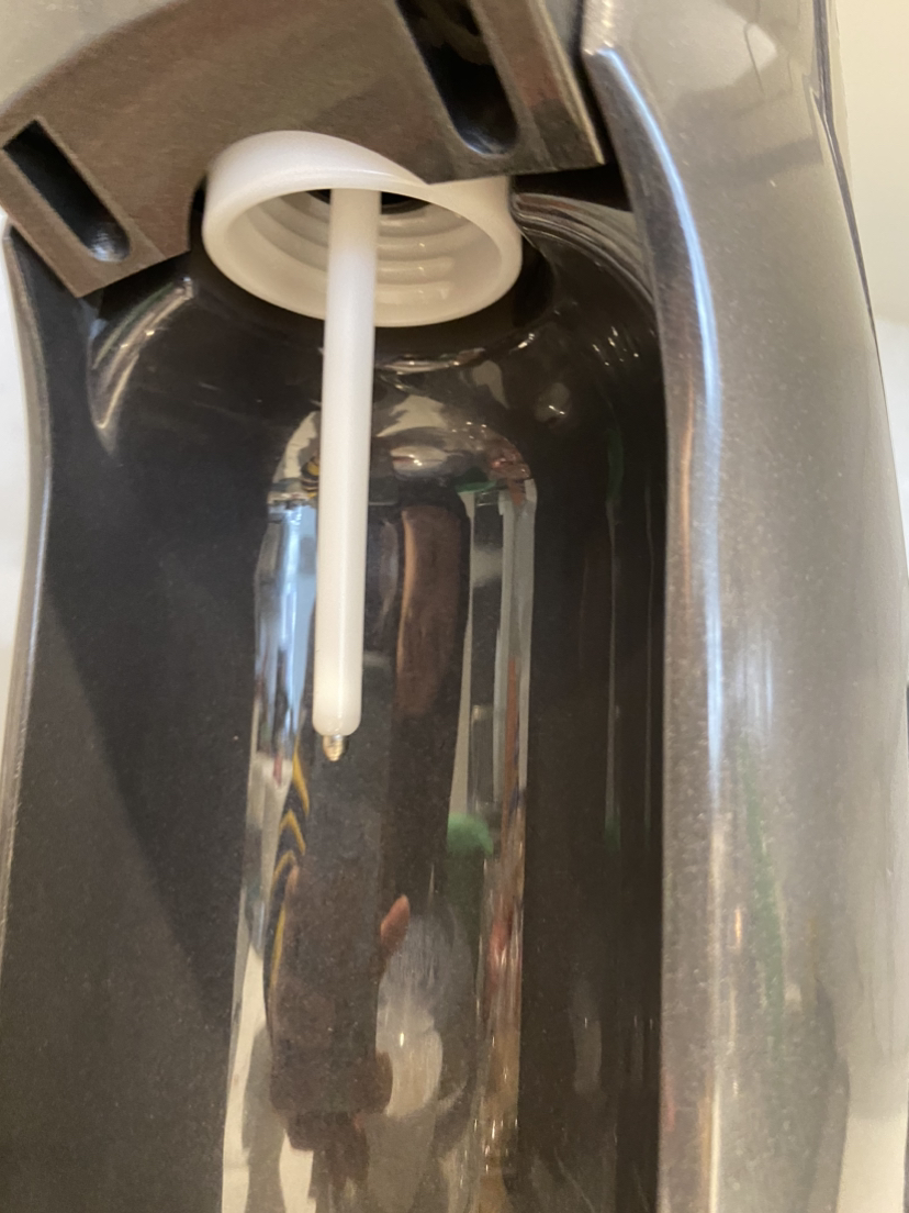 🥕 Soda Stream with one bottle and empty CO2 Cylinder image indicator(4)