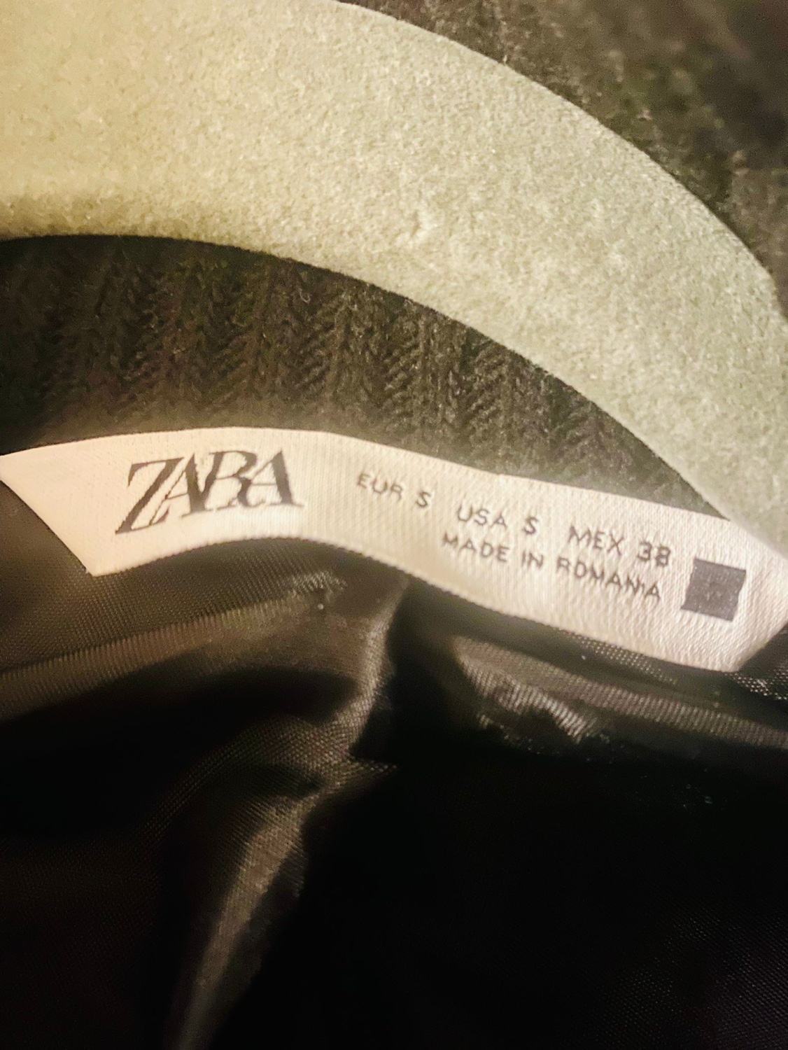 TEXTURED WEAVE COAT WITH CONTRASTING COLLAR image indicator(3)