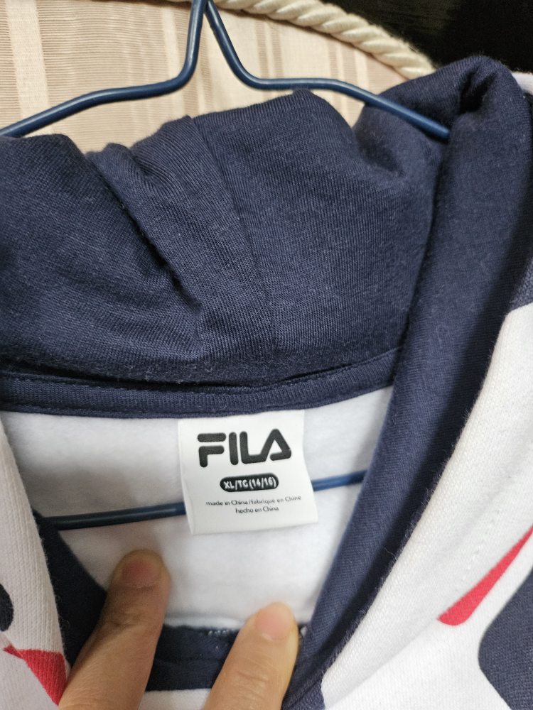 Fila sweater image indicator(3)