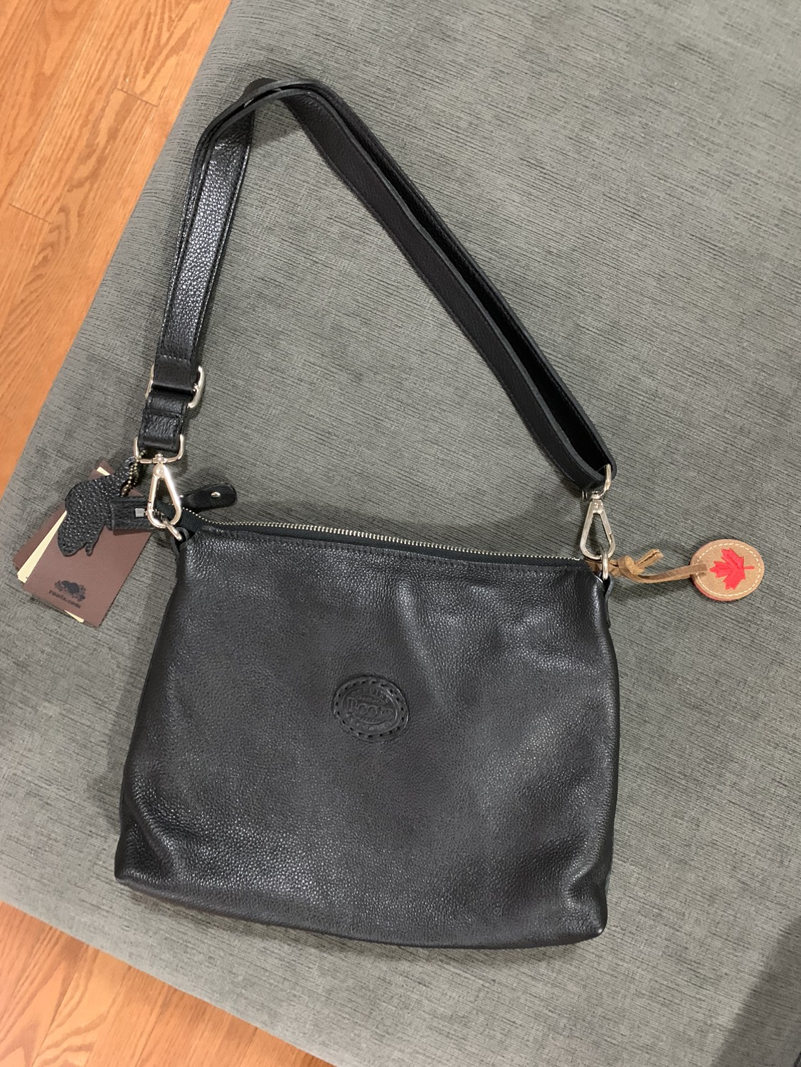 Roots purse. image indicator(3)