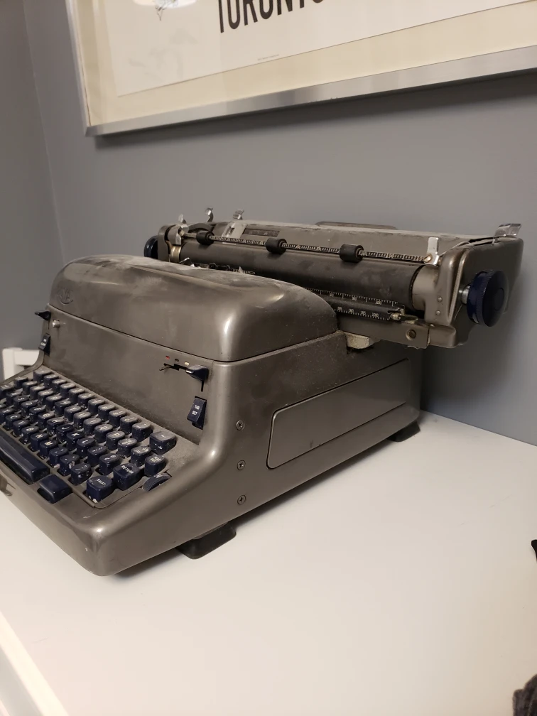 Vintage Royal electric typewriter image indicator(4)