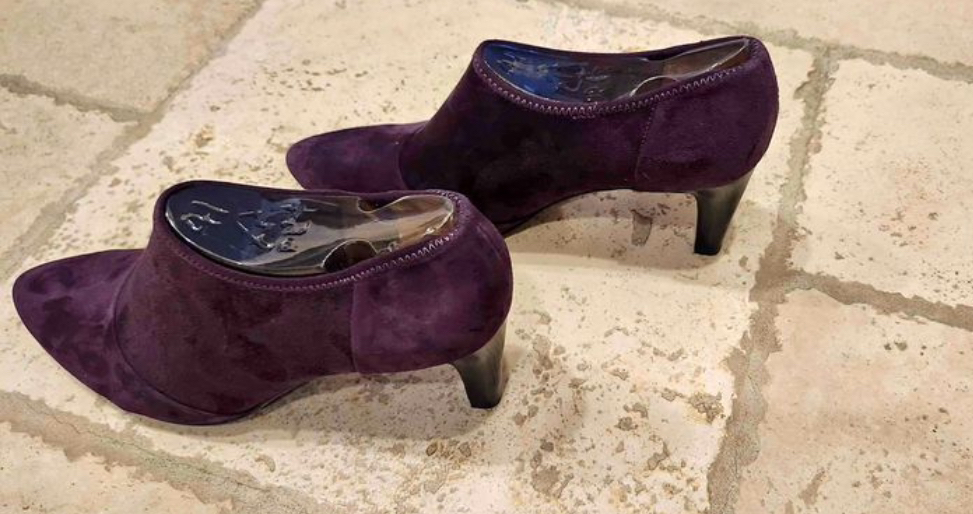 Purple size 11 ladies shoes thumbnail