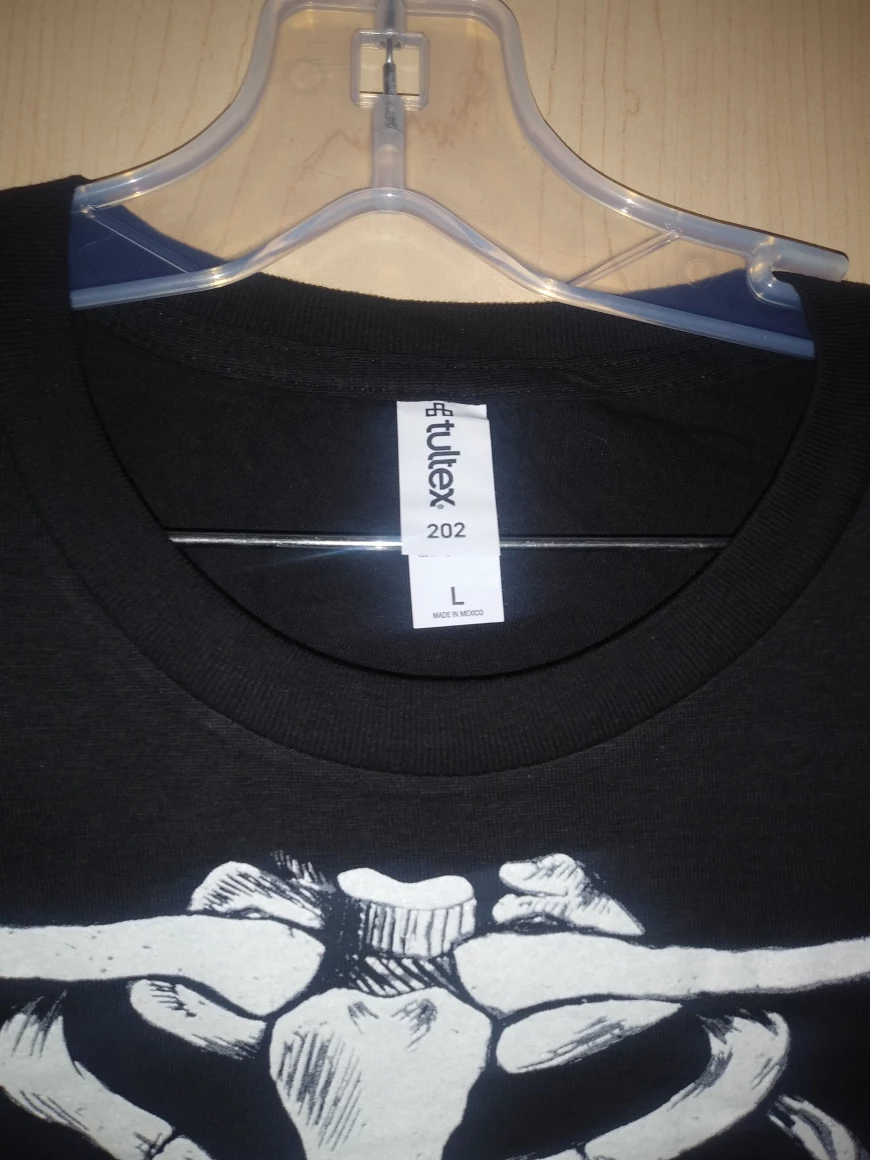 NEW!!!       HALLOWEEN TIME - Black T-shirt Skeleton Bones image indicator(3)