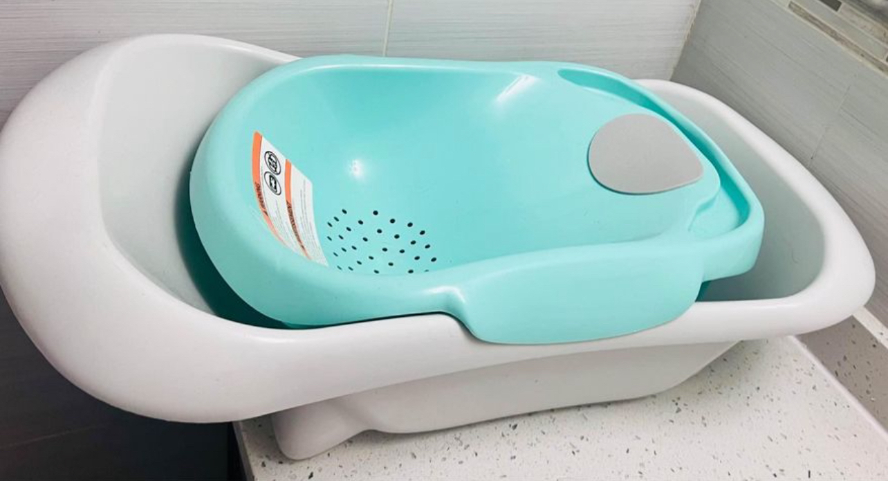 Baby bath tub
