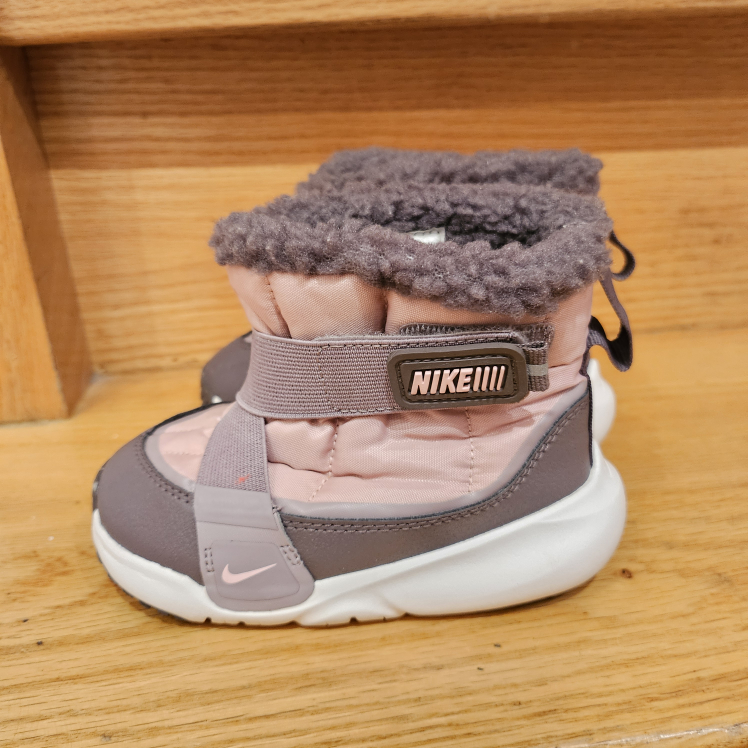 Toddler snow boots size us 8C, 14cm #freecycle image indicator(3)