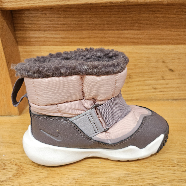 Toddler snow boots size us 8C, 14cm #freecycle image indicator(5)