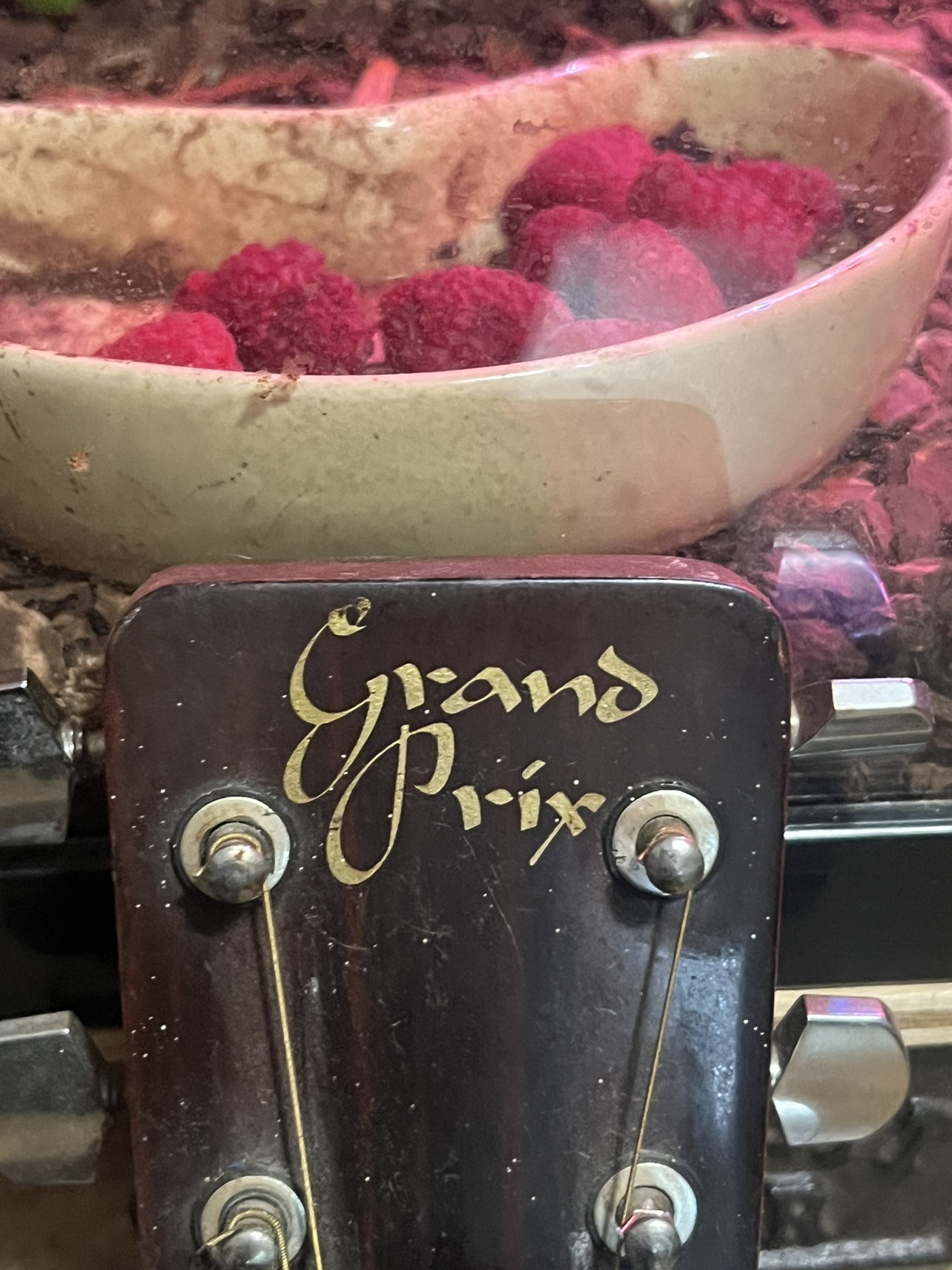 Grand Prix six sting guitar