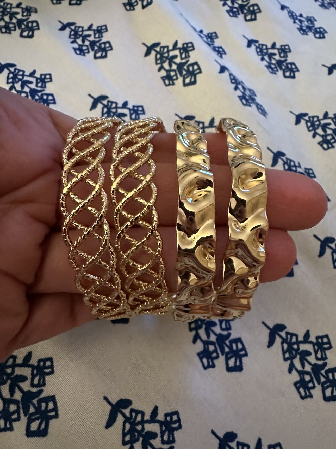Earrings thumbnail