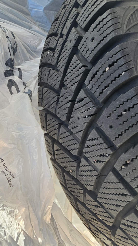 SUV winter tires w/ rims - photo 2