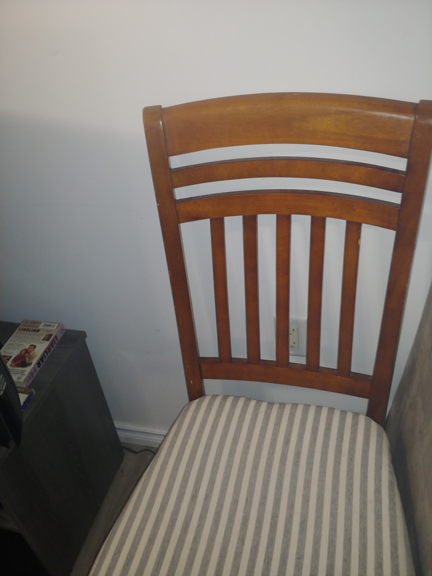 # freecycle 3 dining room chairs - photo 3