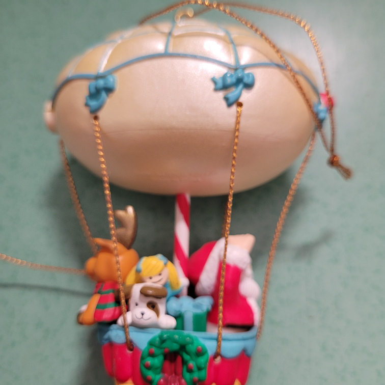 vintage Christmas blimp ornament BINGO image indicator(4)