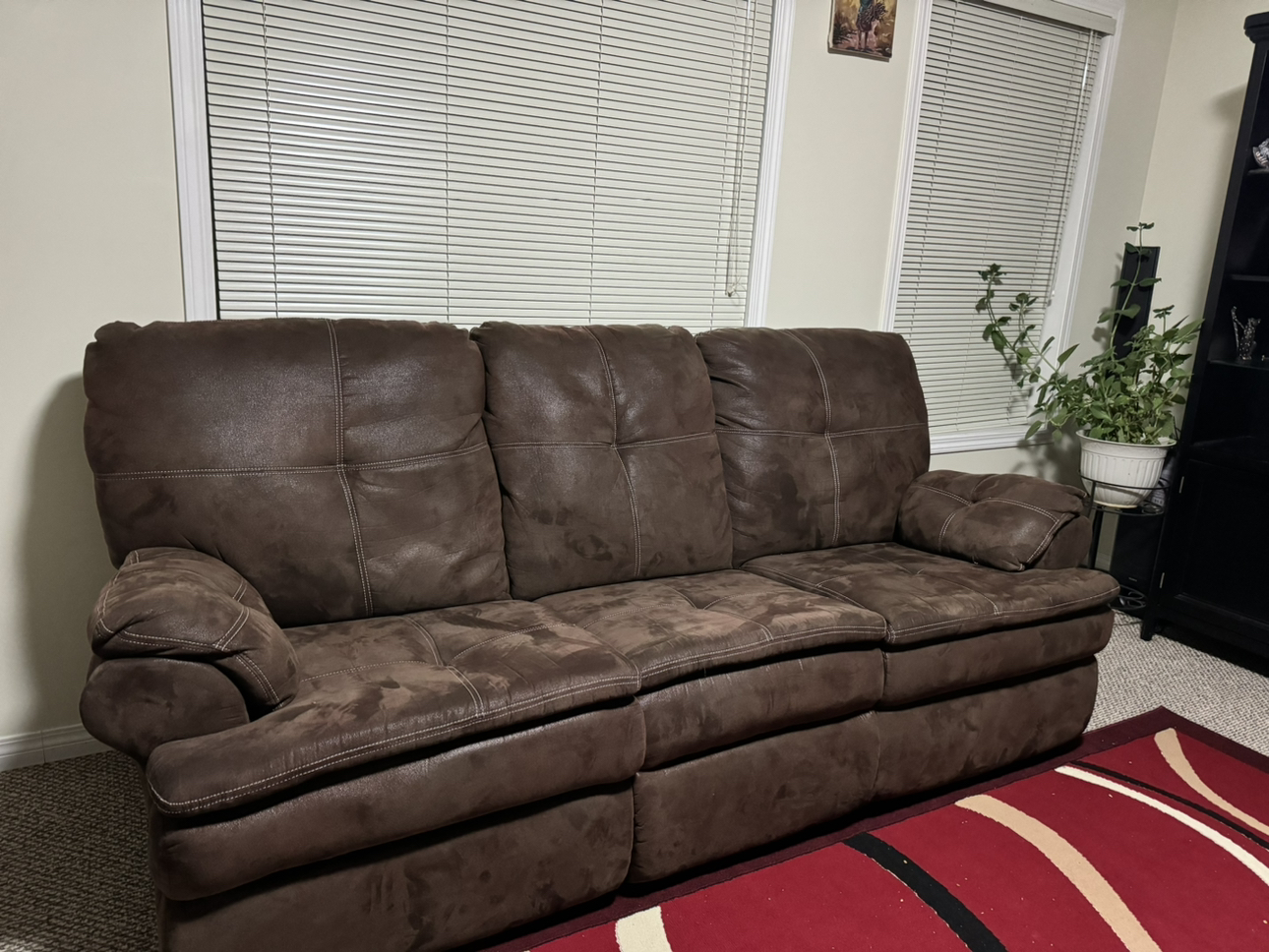 Recliner couch set