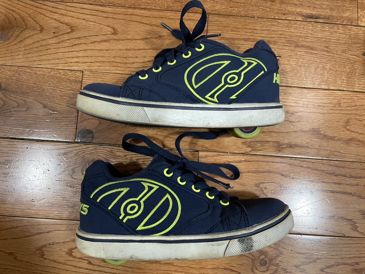 Heelys size 2Y - photo 3