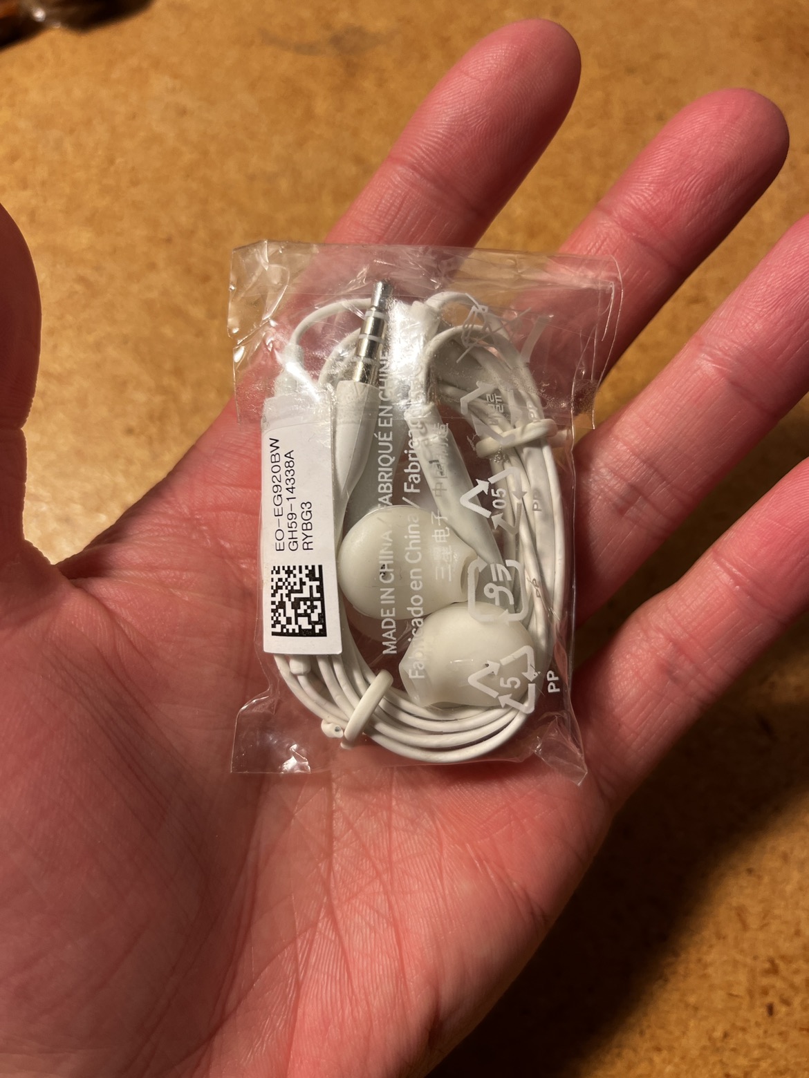 Samsung Galaxy wired earphones 🥕 thumbnail