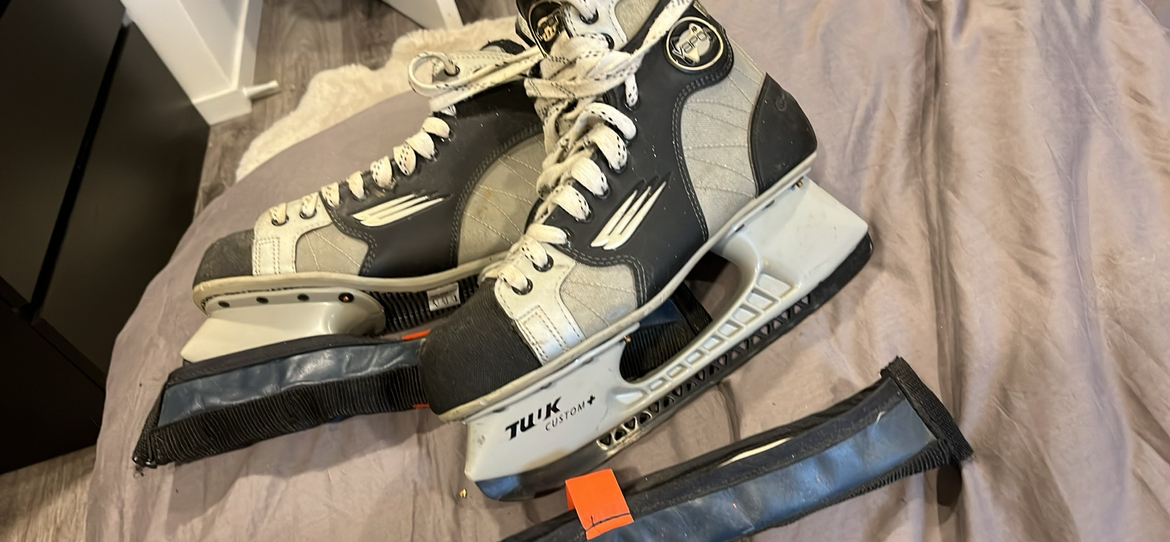 Bauer hockey skates with skate guards