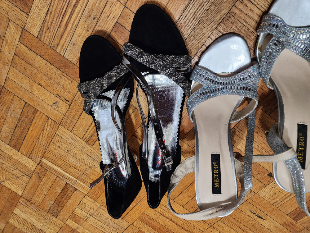 Sandals each for $20 image indicator(5)