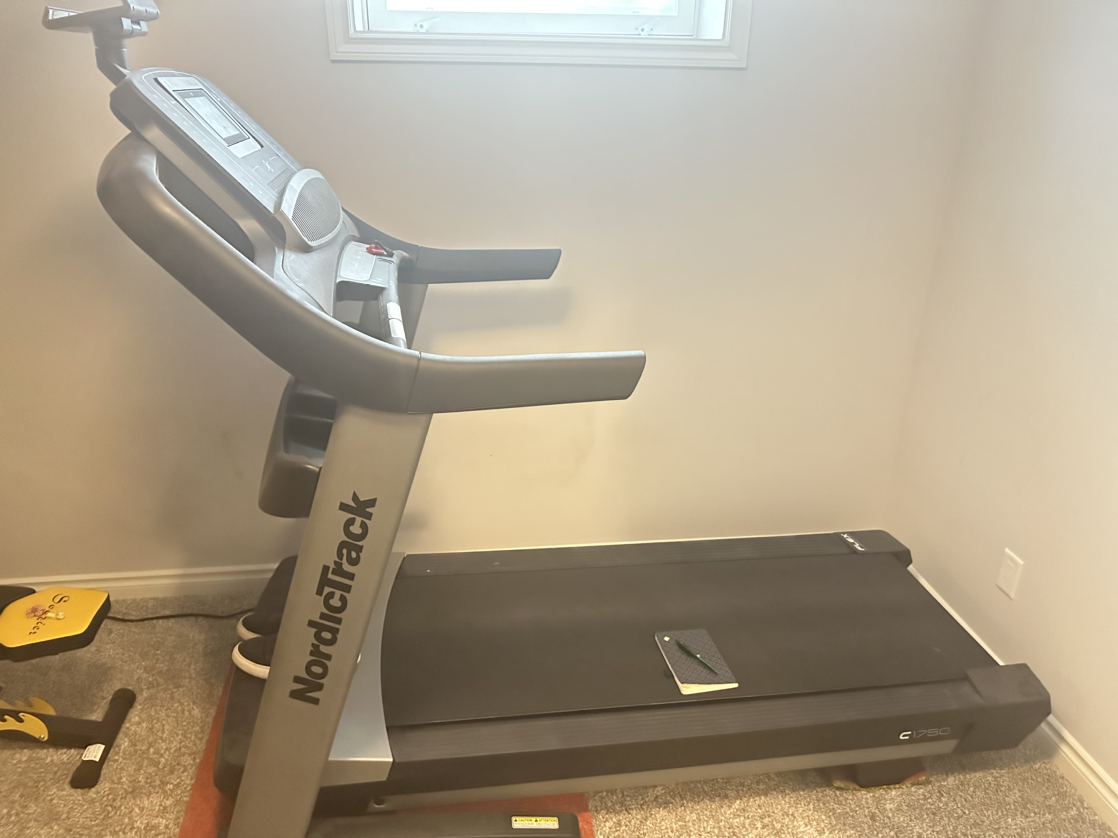 Nordic Track treadmill NC1750 - photo 2