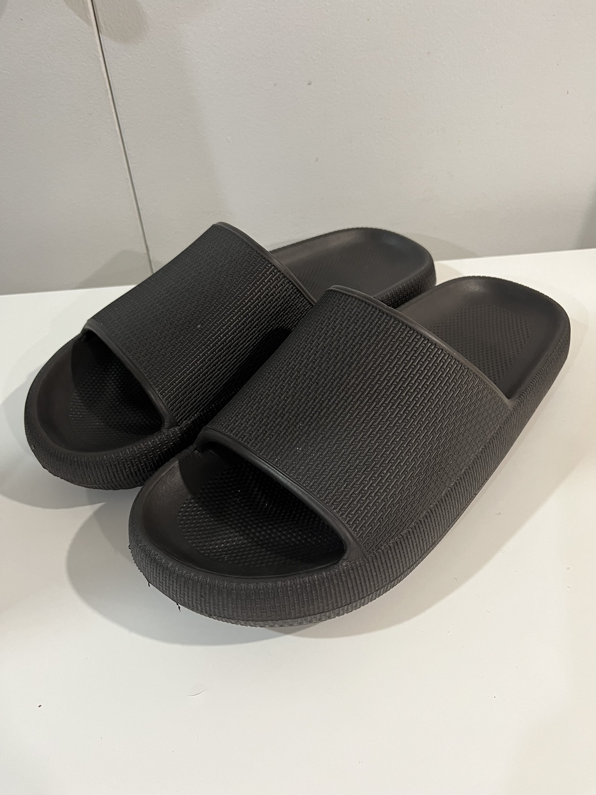 Indoor slippers thumbnail