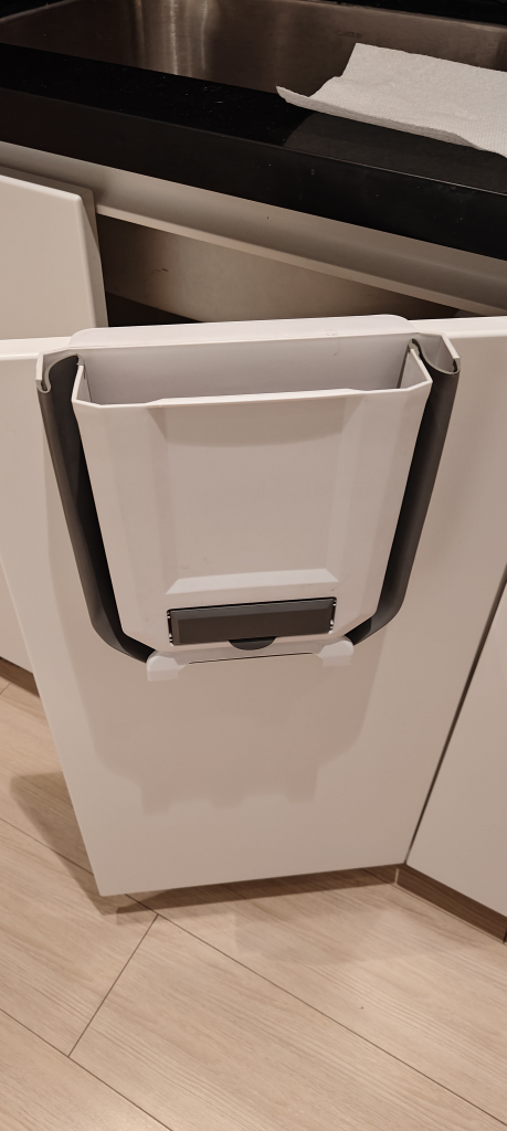 8L Extendable Kitchen Bin thumbnail