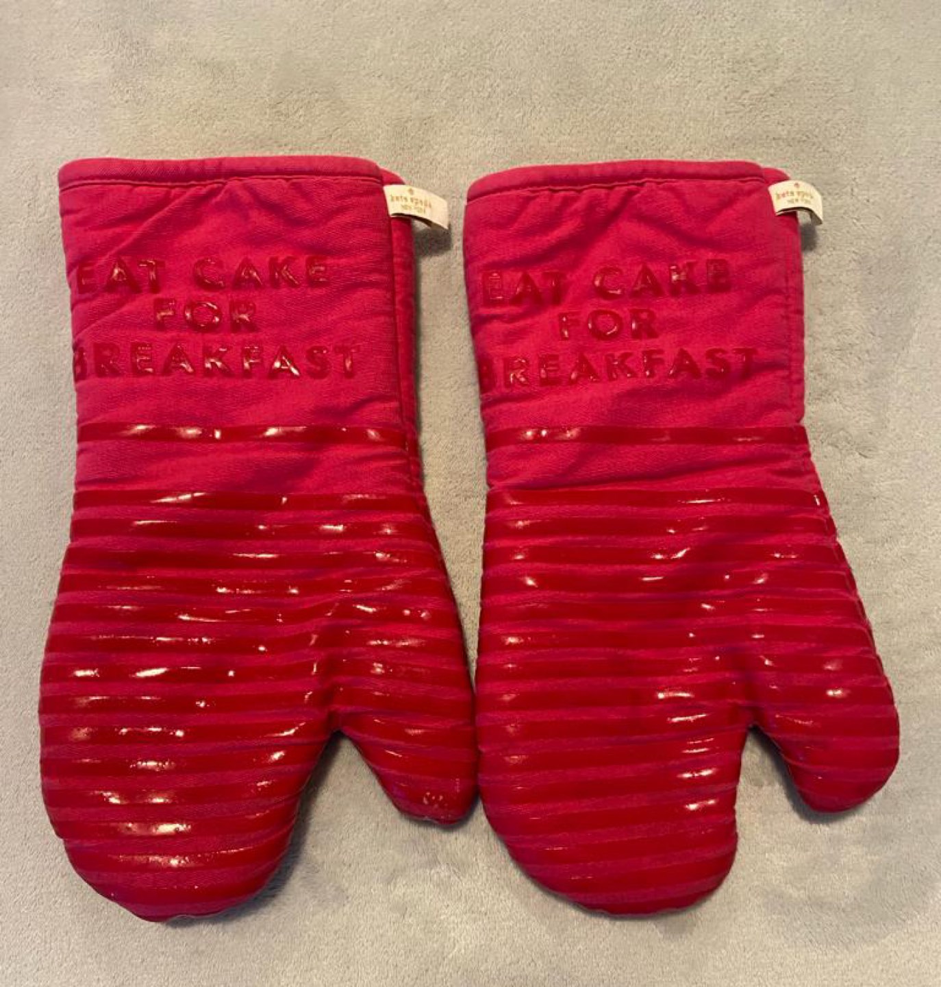 Kate Spade Oven Mitts thumbnail