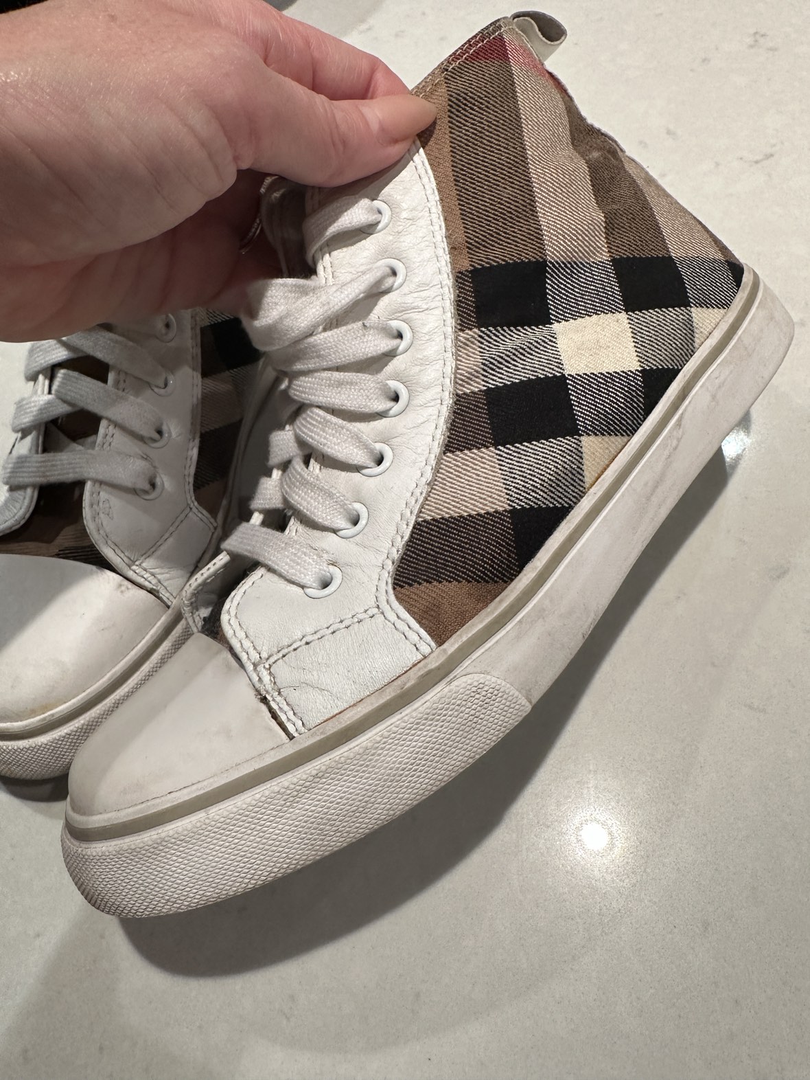 Burberry high tops - youth or small women’s - photo 3