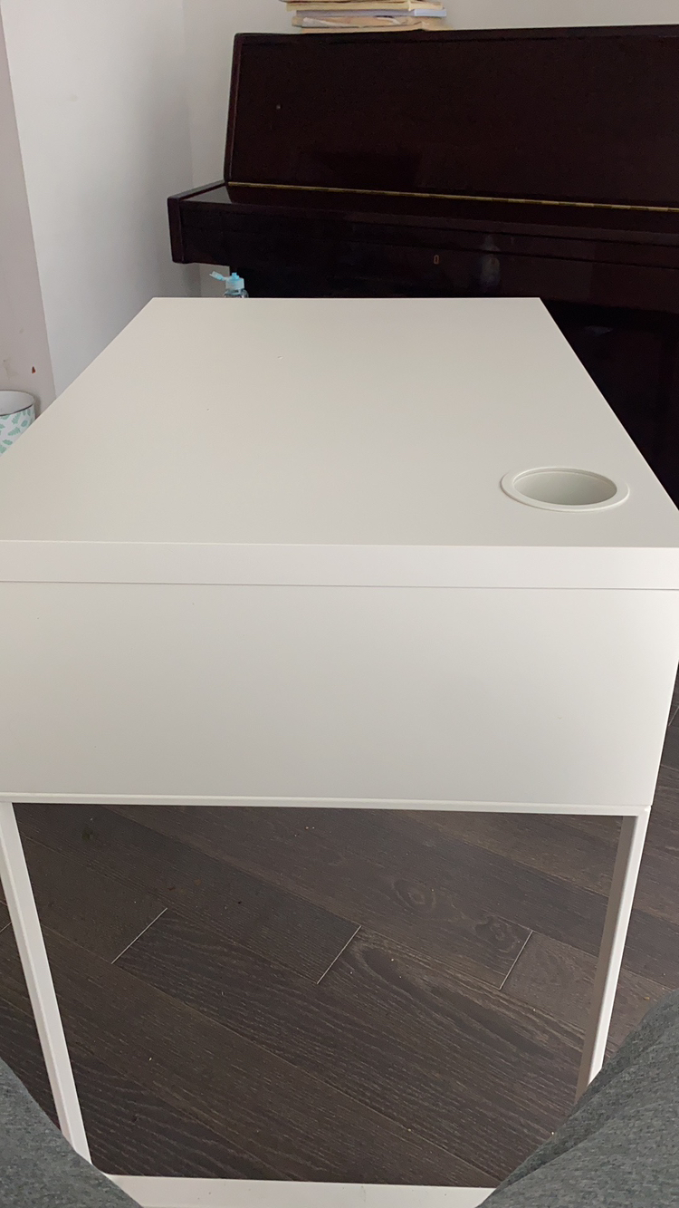 desk - photo 4