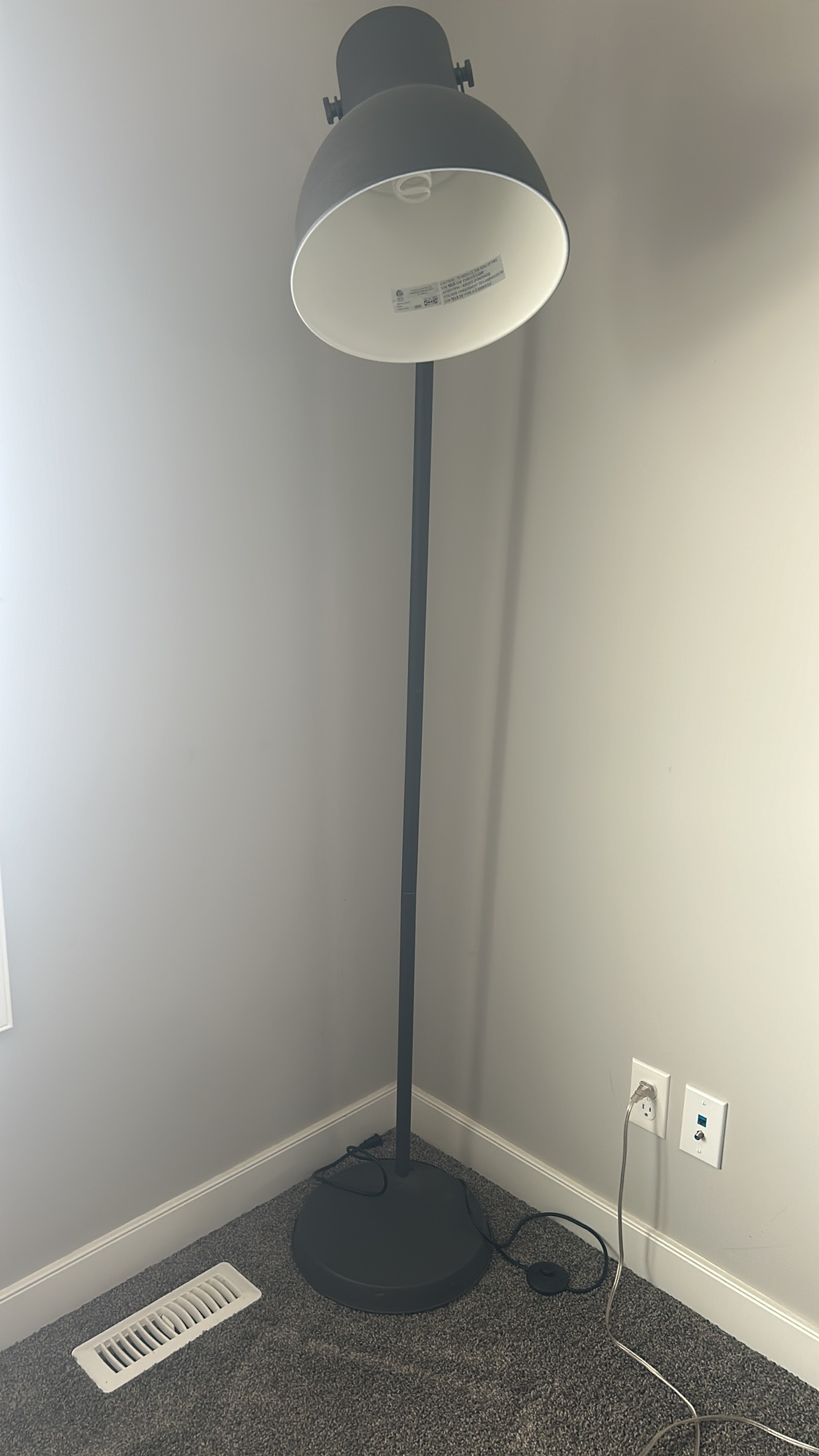 Arm chair with reading lamp - photo 5