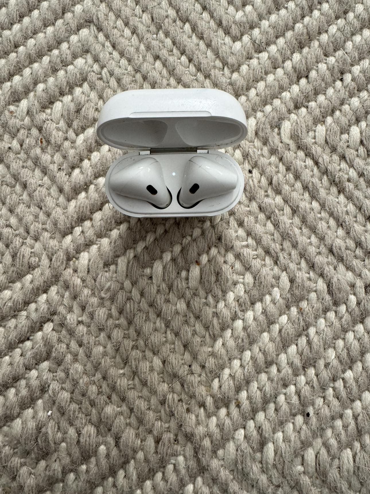 2nd gen AirPods - photo 3
