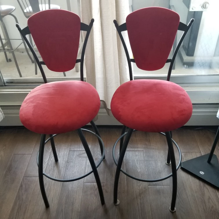 sturdy swivel bar stools