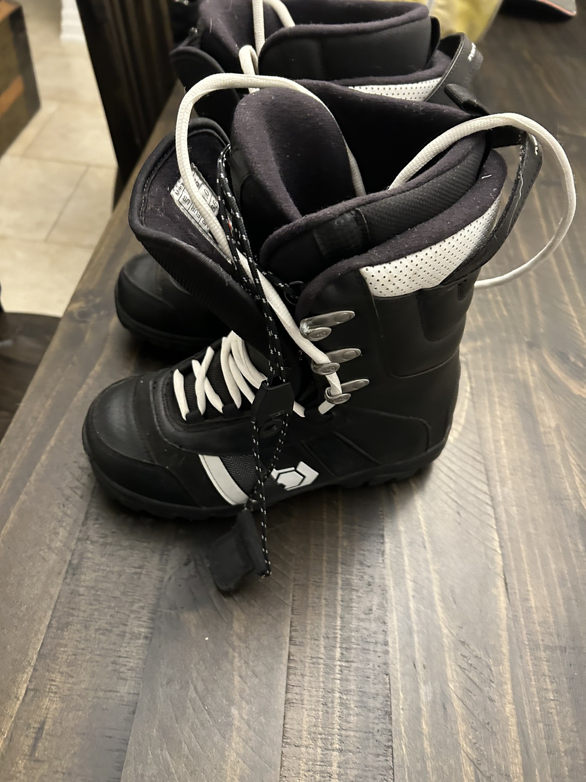 Snowboarding Boots Like New Adult 8.5 Northwave Cheap image indicator(7)
