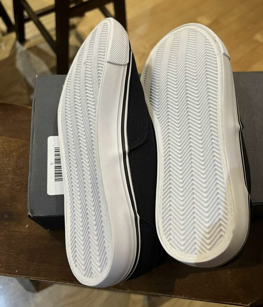 Hollister lace up sneakers in black - Size 6.5 image indicator(4)