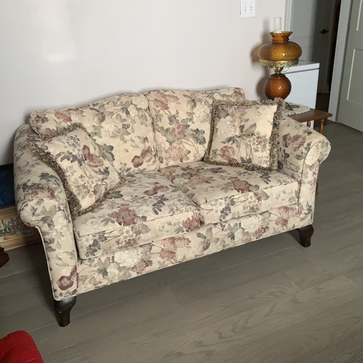 Love seat