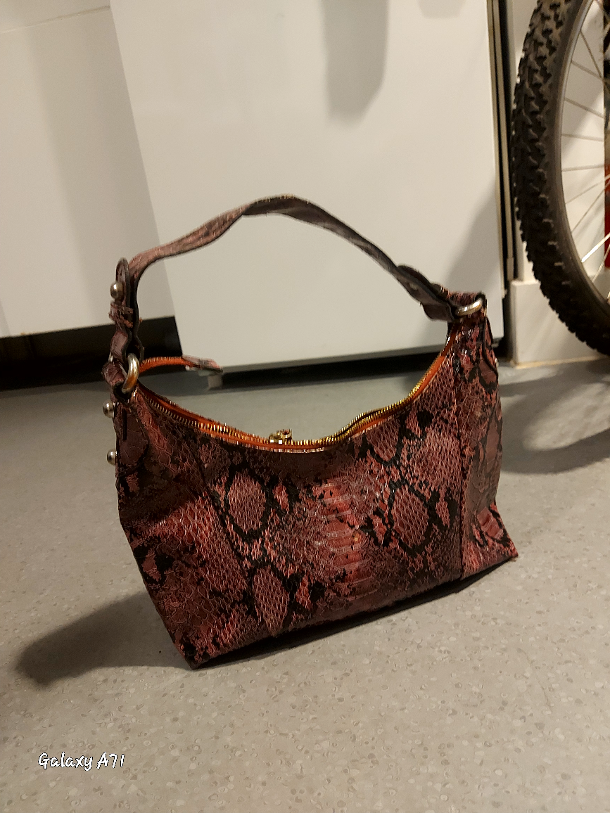 GUESS PURSE/HAND BAG image indicator(3)