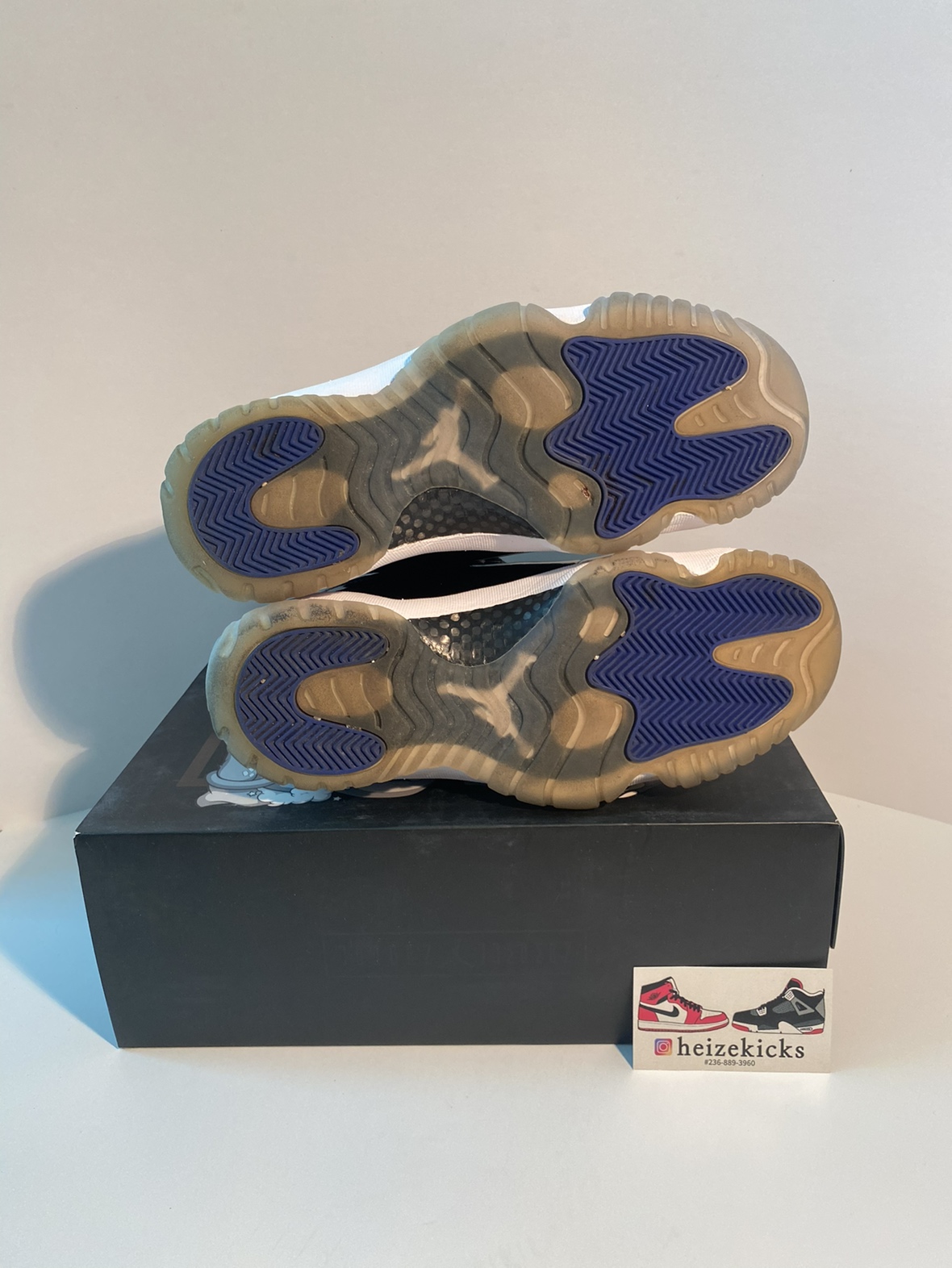 Air Jordan 11 Space Jam image indicator(5)