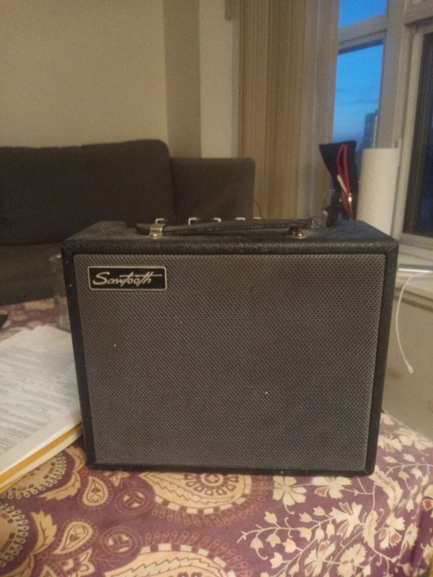 Tiny Practice Amp: Sawtooth (Good Condition)