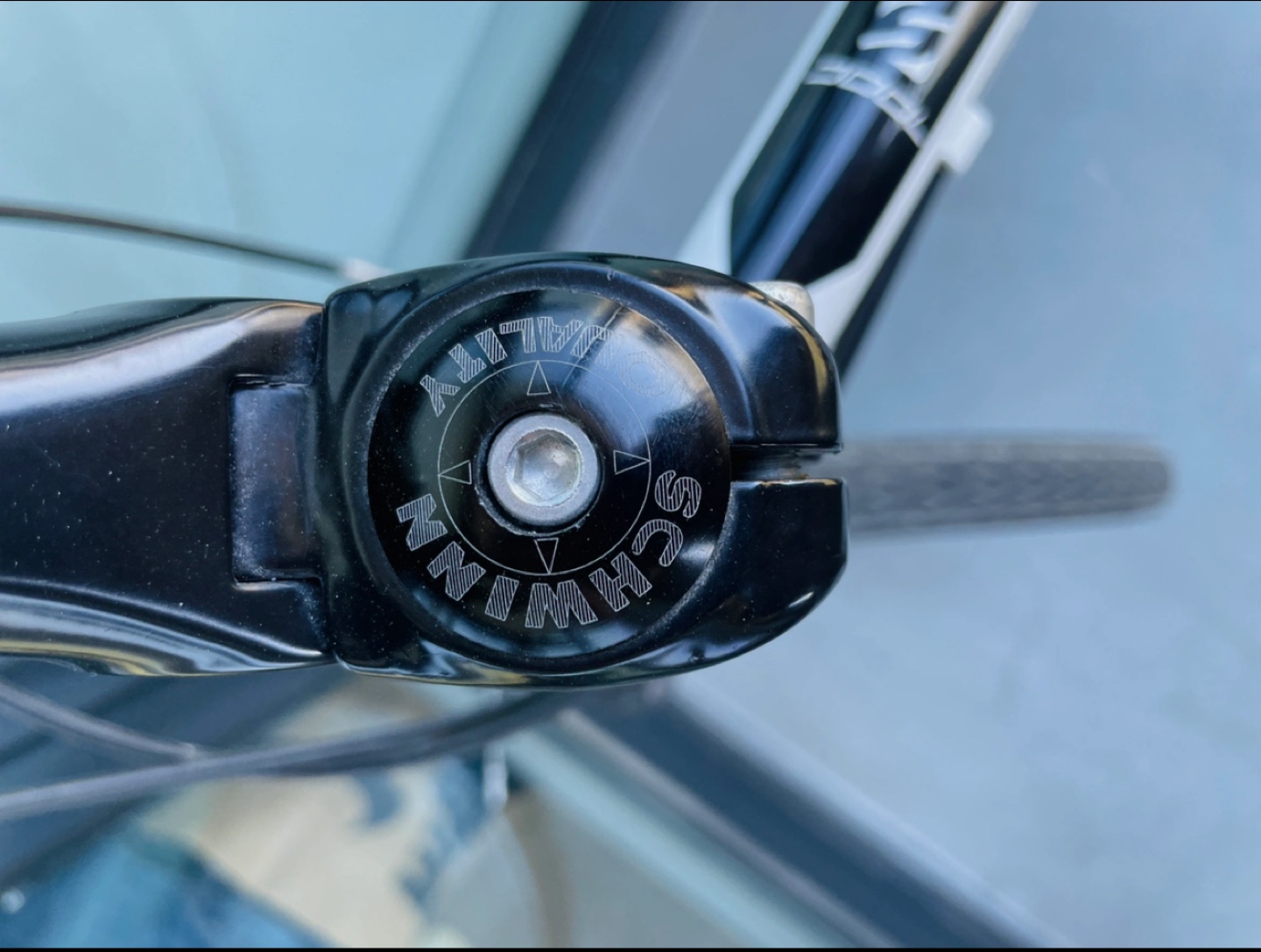 Schwinn Hybrid Bike (medium size) - photo 4