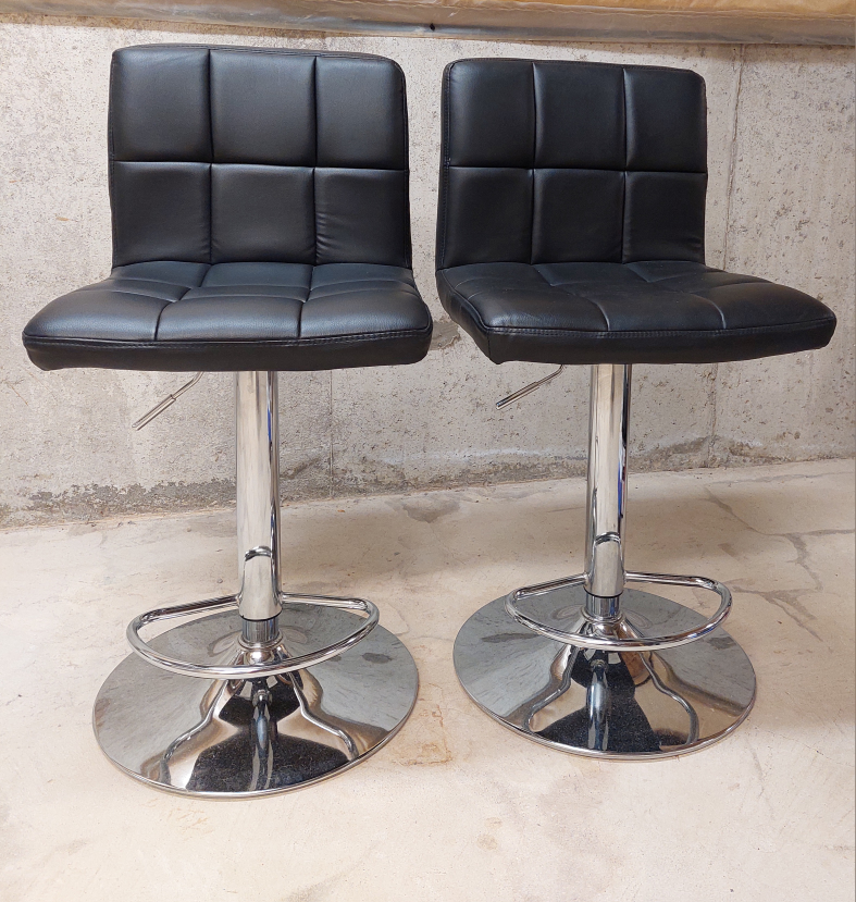 Black leather bar stools × 2 - photo 2