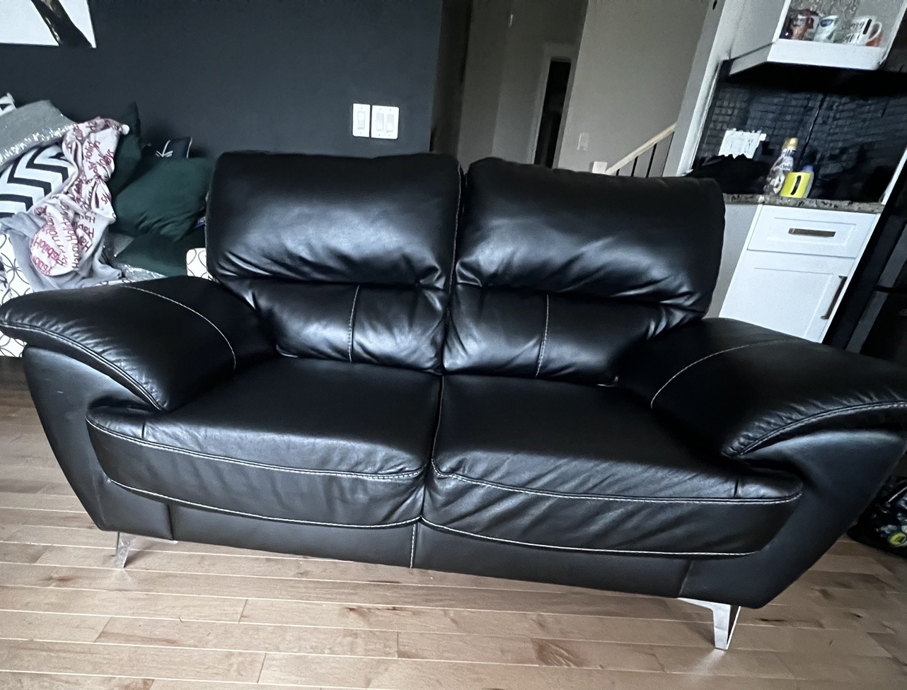 Olivia single and twin seater couch - photo 3