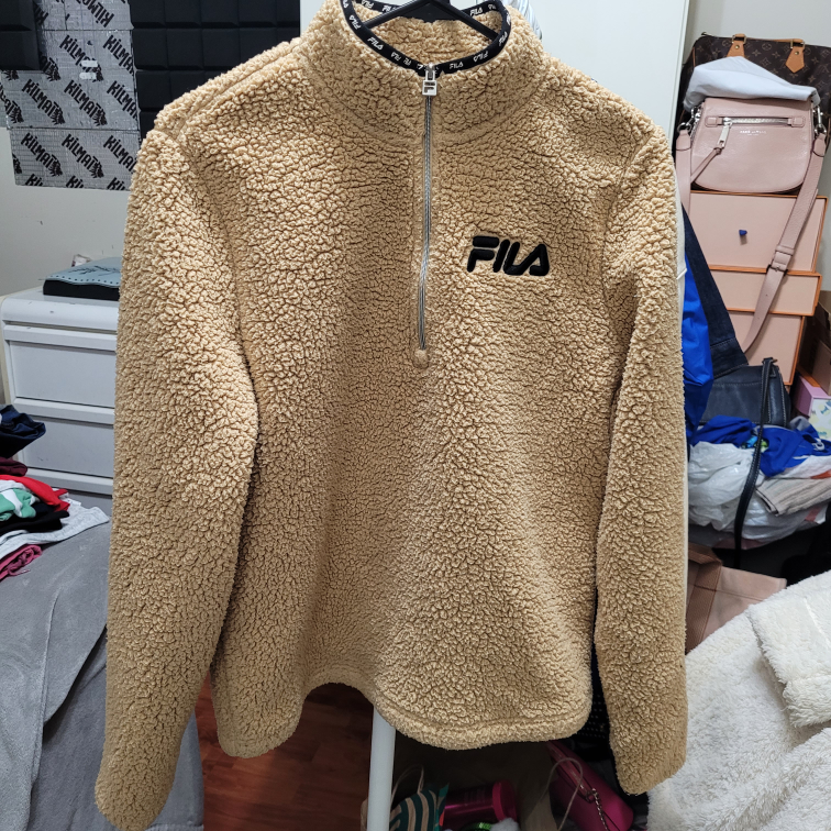 FILA WOMENS SWEATER SIZE M thumbnail