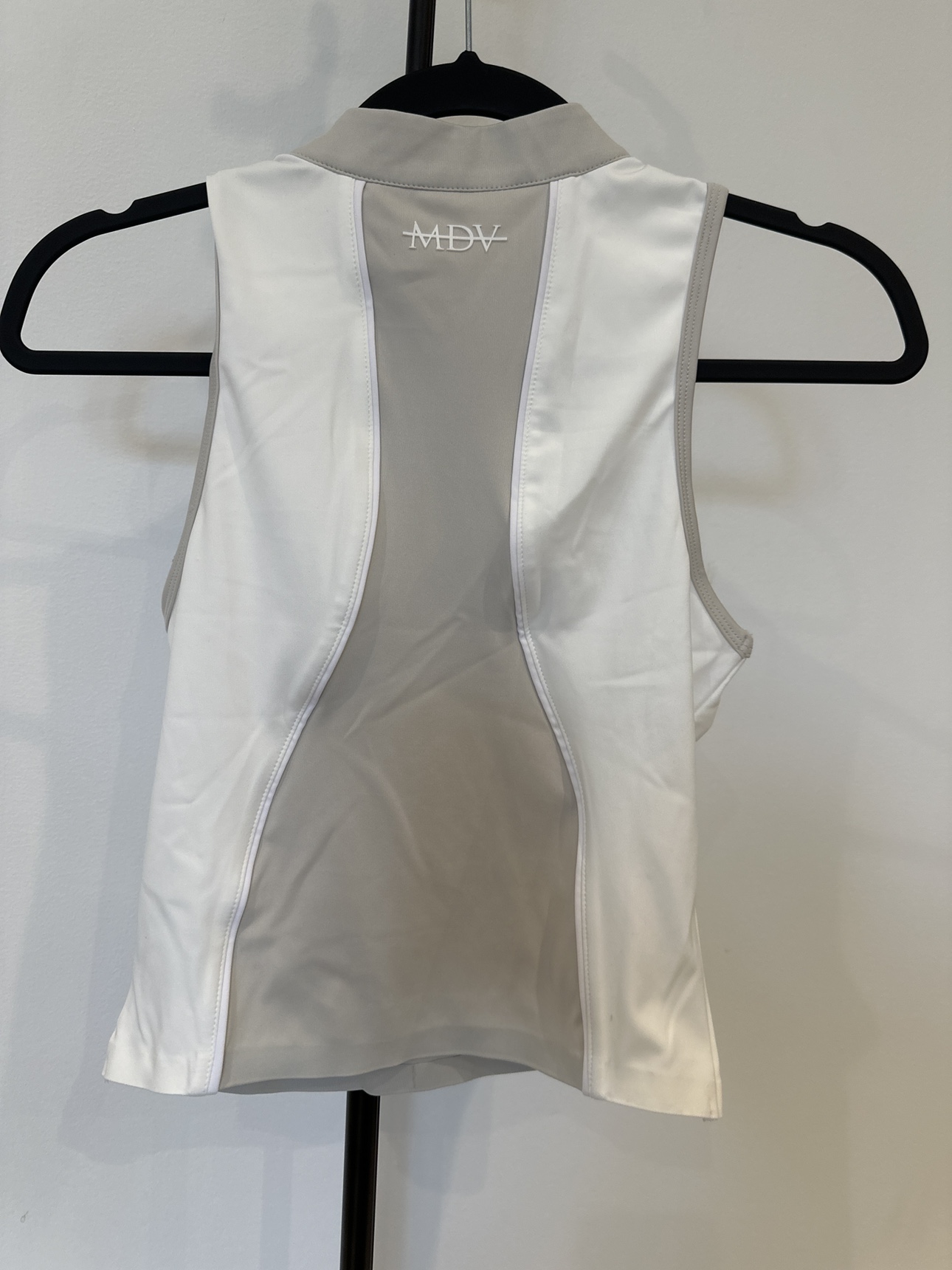 MDV Active wear top (M) - photo 3