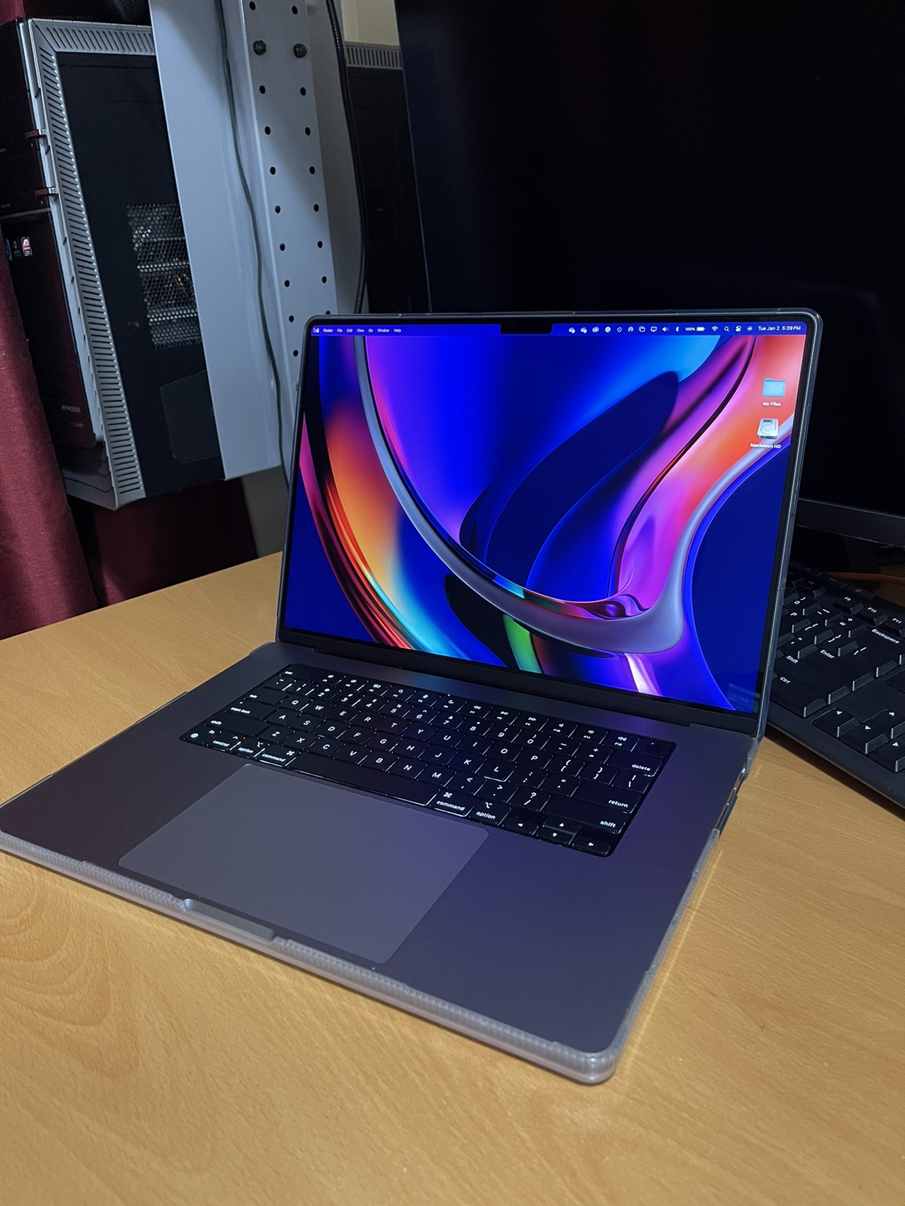 16-In MacBook Pro MAX M1  32GB Memory GPU 32-Cores (Like New!)
