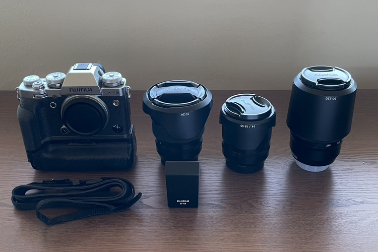 Fuji X-T3 with Vertical grip and 3 Fuji lenses can cover all image indicator(2)