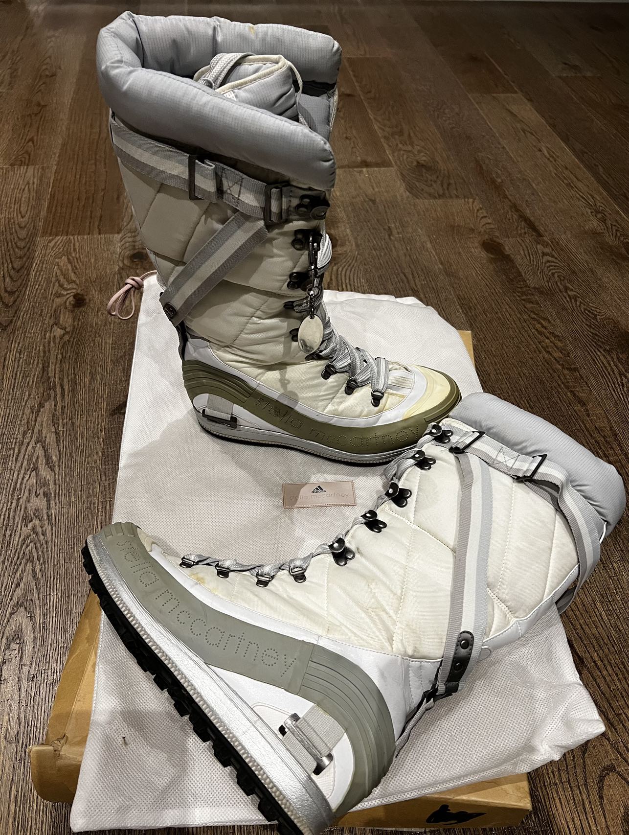 Women Adidas Winter Boots - US 8 thumbnail