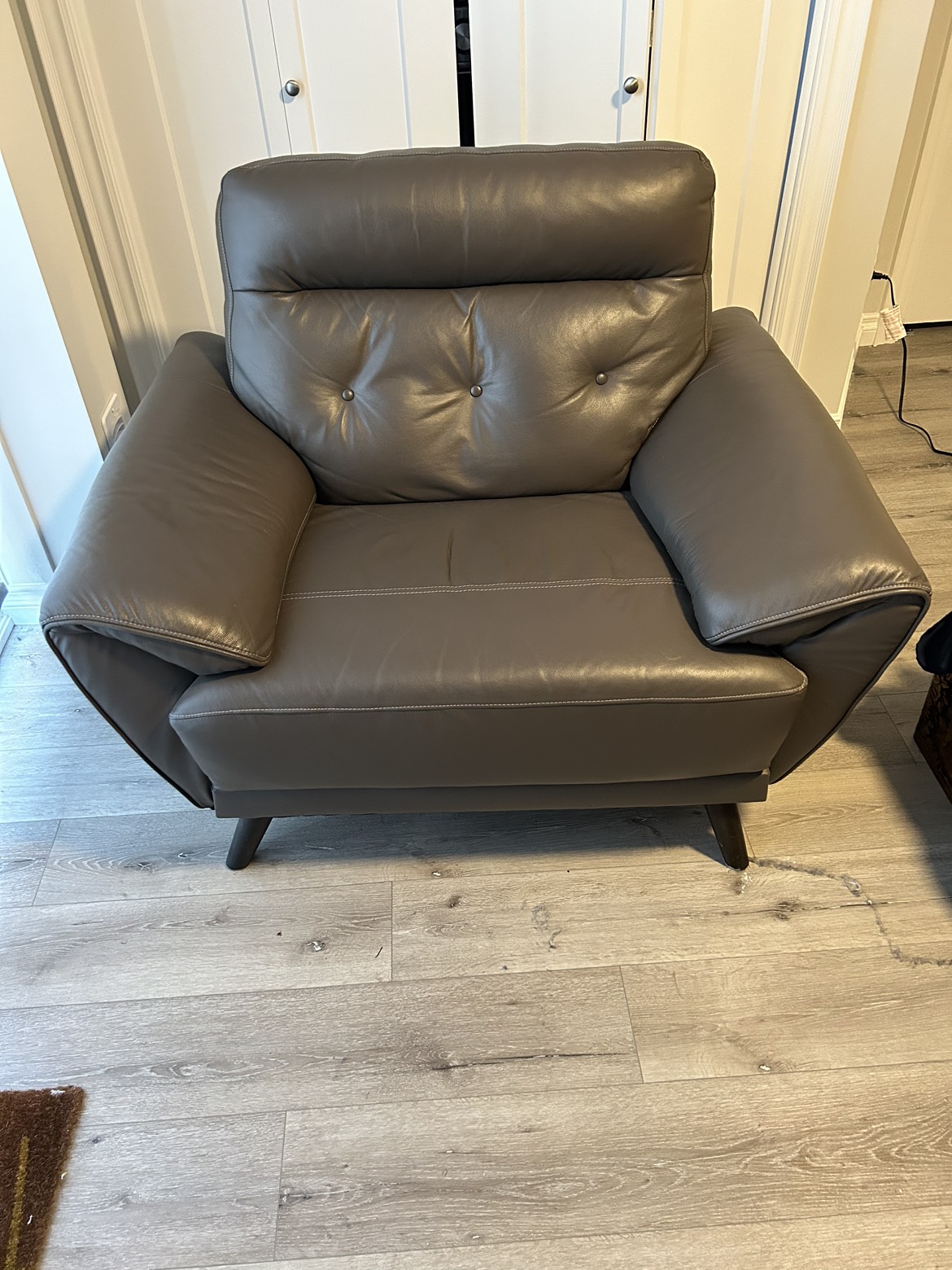 Oversized accent chair - photo 2