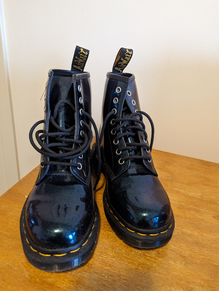 New Women's  Dr Martens boots size 8 image indicator(2)