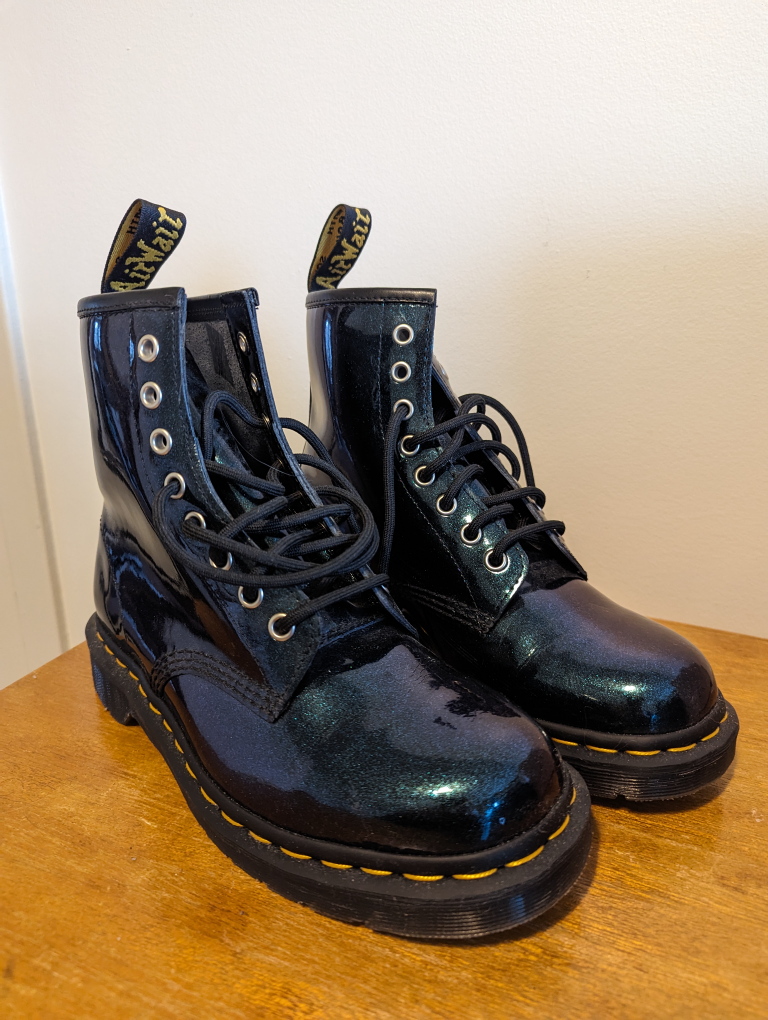 New Women's  Dr Martens boots size 8 image indicator(3)