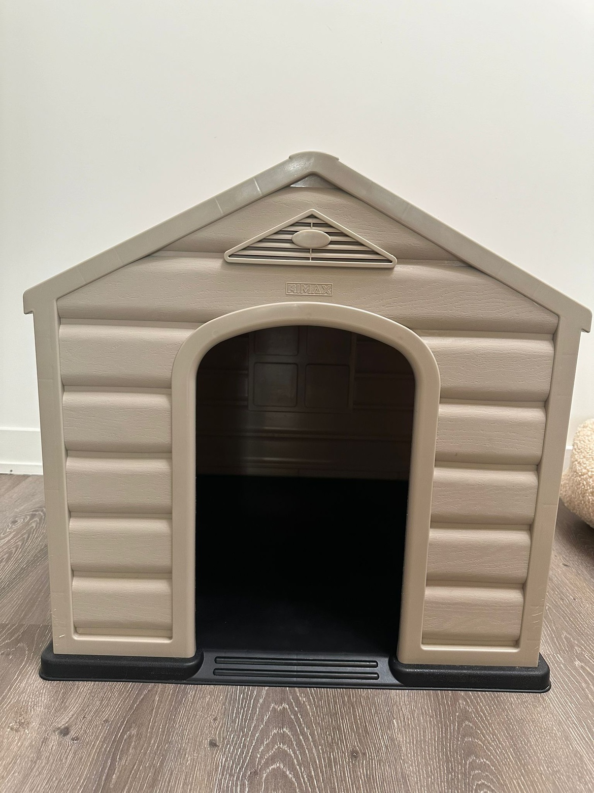 Dog house thumbnail