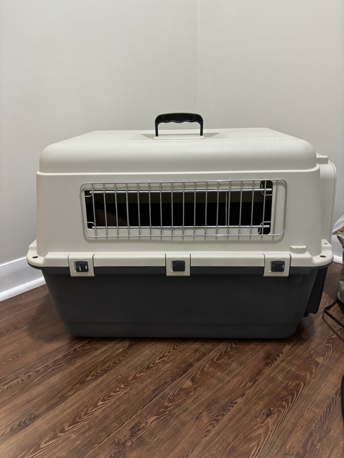 Pet carrier/crate - photo 3